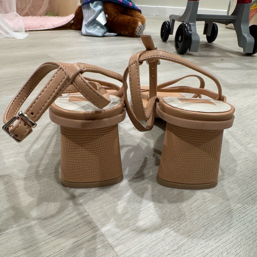 Dolce Vita Beacon Sandal light tan - Picture 4 of 5
